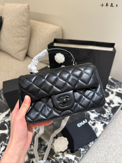CHANEL Classic Black Lambskin Tote Bag 20×13×9cm
